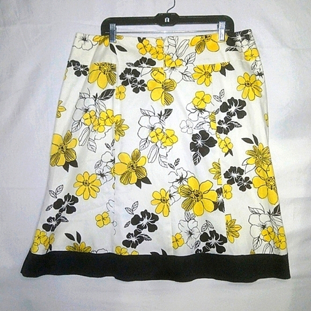 Floral Skirt | Chic Timeless Size 16W